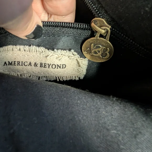 America & Beyond Forbidden Handbag Embellished Butterfly On Jacquard Fabric - Picture 5 of 8